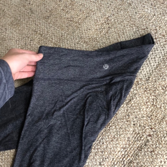 Lululemon cropped yogas - Picture 3 of 4